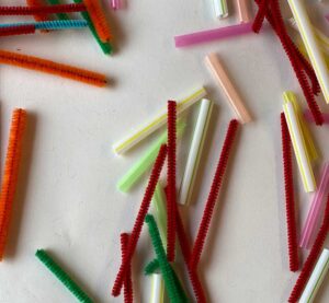 pipe cleaners and straws for building project for kids from archKIDecture